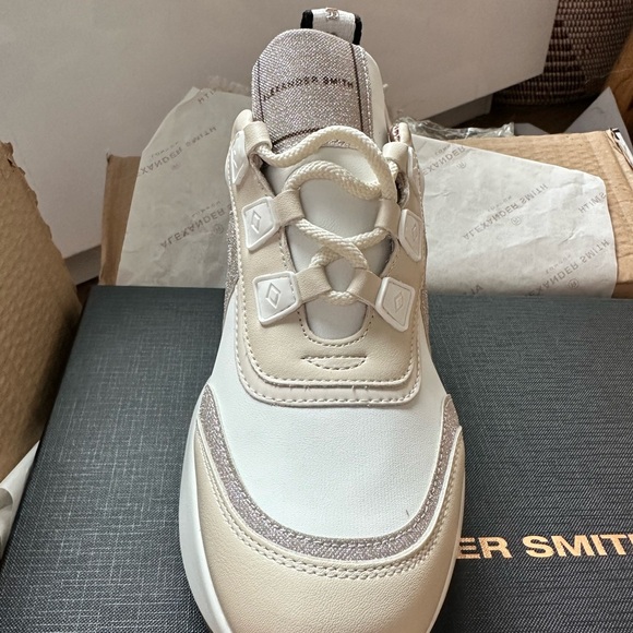 Alexander Smith Marble white gold shoe size 35, never worn, still in box - Picture 4 of 5